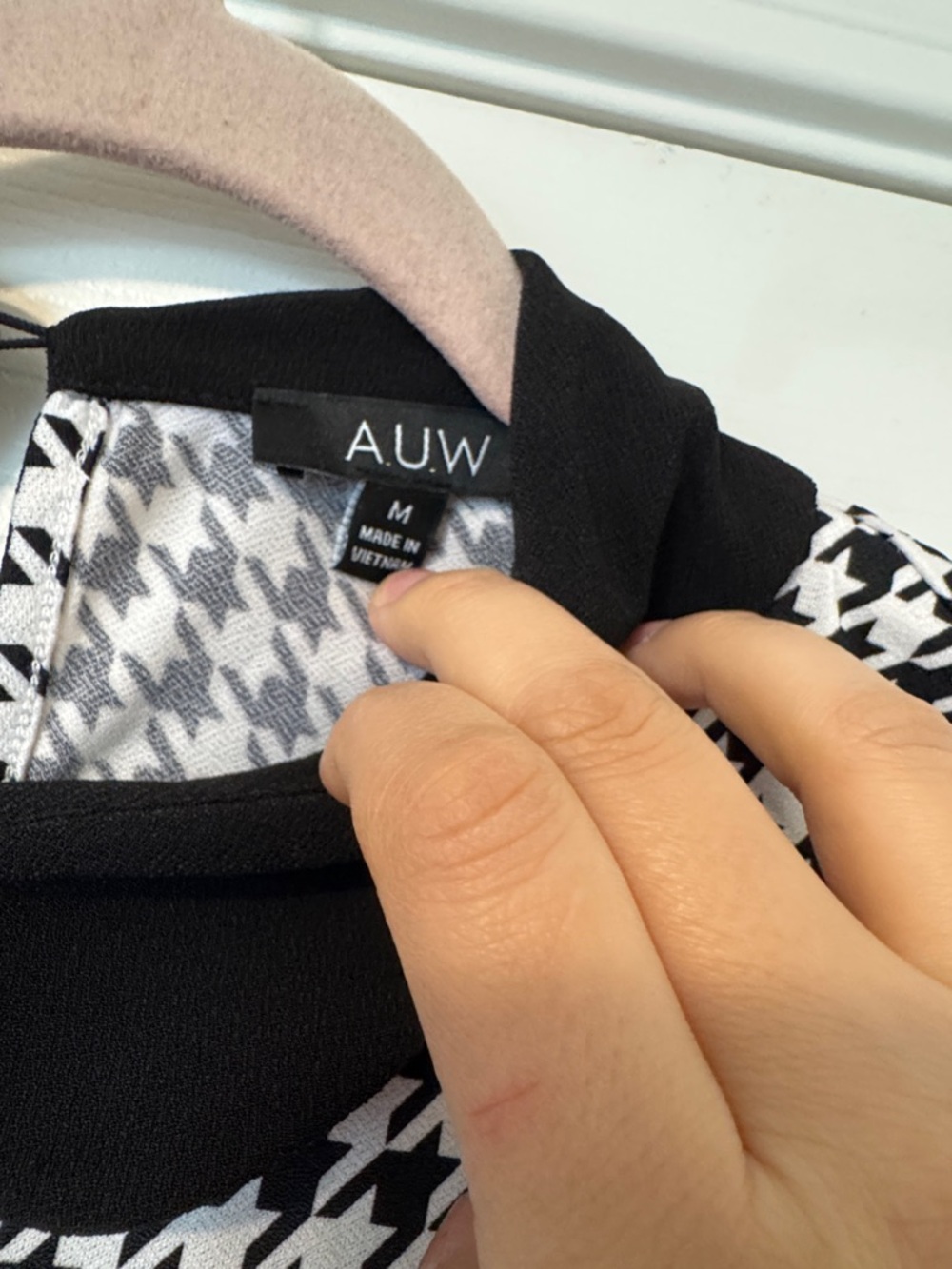 Black & White Houndstooth Peter Pan Collar Top - Picture 3 of 8